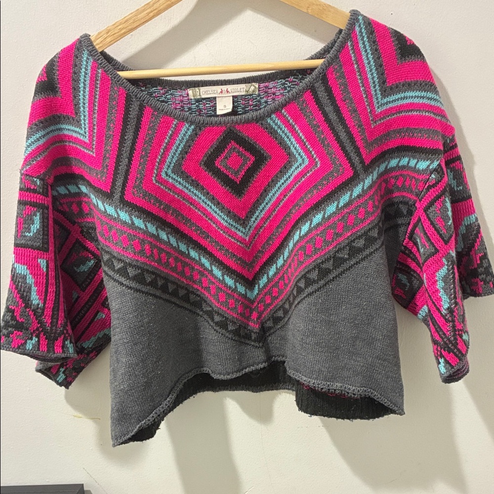 Chelsea & Violet Pink and Gray Knit Cropped Sweater